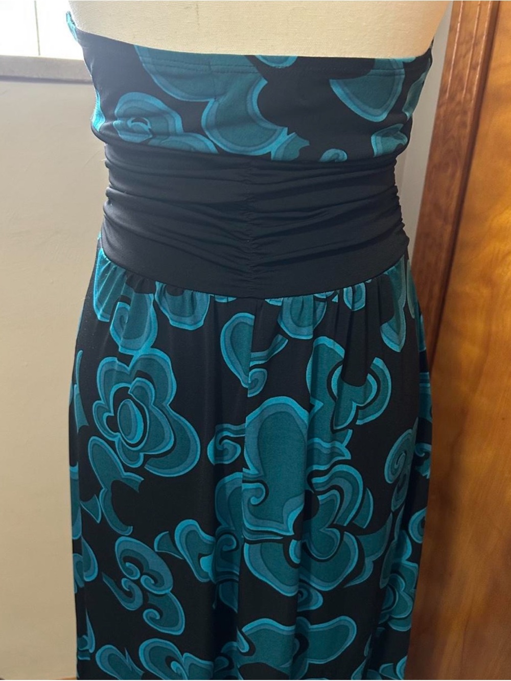 Vintage 2000’s Trixxi blue and black halter dress size Small perfect condition! - Picture 4 of 8